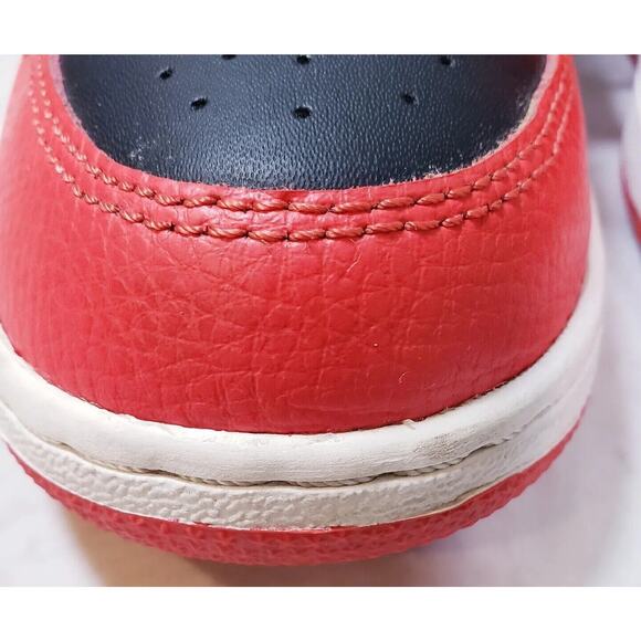 Nike Air Jordan 1 Retro High Rare Air Max Youth Sz. 5.5 Red & Black 705300-800 - Picture 13 of 16